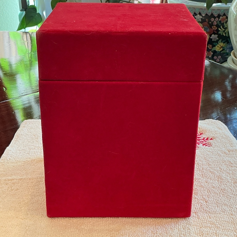 Red Velvet Storage Box - Picture 3 of 10